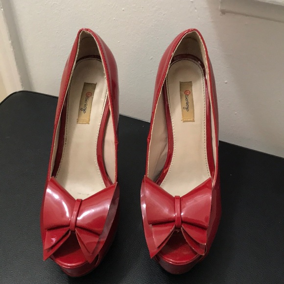 Red Peep Toe Pumps - Picture 4 of 7